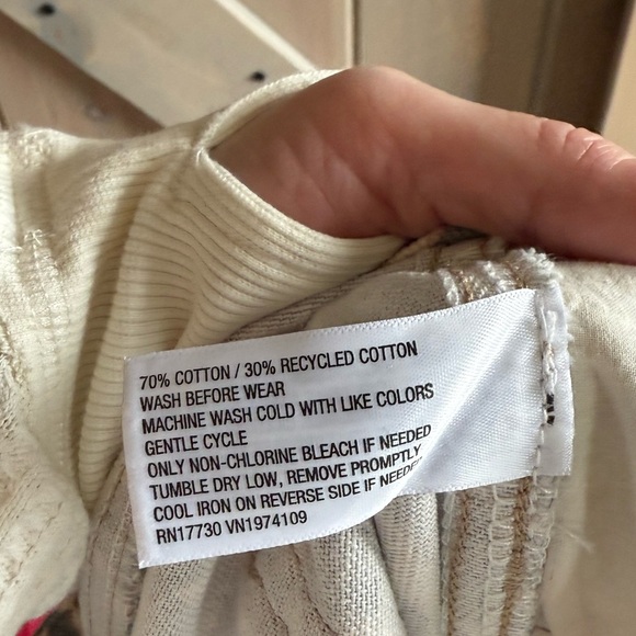 LIKE NEW Wild Fable Leopard Barrel Jean - Picture 8 of 12